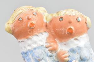 Kiss Roóz Ilona (1920-2010): Éneklő lányok. Mázas kerámia, jelzett, hibátlan m: 22 cm