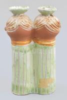 Kiss Roóz Ilona (1920-2010): Kertészkedő lányok. Mázas kerámia, jelzett, hibátlan m: 18 cm