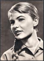 cca 1960 Mari Törőcsik. (Törőcsik Mari életét, munkásságát, filmszerepeit ismertető, képes prospektus). Fekete-fehér fotókkal illusztrálva. Francia és angol nyelven. Bp., Athenaeum-ny., 8 sztl. lev. Kiadói tűzött papírkötés, kiadói bársonypapír borítóban.