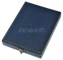 1941. "1931/1941 - Az "ezermester" Petinek - HLSC (Hévízszentandrási LSC?)" fest...