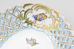 Herend Szeged áttört porcelán tál. Kézzel festett, jelzett,restaurált 21x29 cm