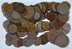 Vegyes külföldi érmetétel mintegy ~560g súlyban T:vegyes Mixed foreign coin lot (~560g) C:mixed