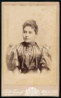 cca 1880 Női portré, keményhátú fotó Kató József kolozsvári műterméből, 10,5×6,5 cm