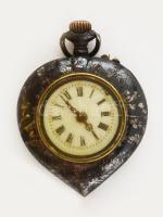 Szív alakú zsebóra, fém tokos. Nem működik 30x30 mm