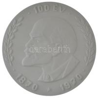 1970. "Lenin születésének 100. évfordulója" herendi porcelán emlékérem eredeti, sérült tokban, "Herend, Hungary" gyártói jelzéssel. Szign.: HJ (152mm) T:UNC