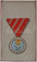 1957. "Szolgálati Érdemérem" zománcozott kitüntetés mellszalagon, eredeti tokban T:AU NMK 618.