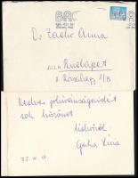 1975 Gorka Lívia (1925-2011) keramikus autográf köszönetnyilvánító sorai, aláírással a Magyarország Érdemes Művésze-díj (1975) gratulációra, Zádor Anna (1904-1995) Kossuth-díjas művészettörténész részére, borítékkal.