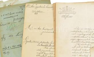 cca 1863-1913 Vegyes katonai iratok, kb. 12 db, vegyes állapotban (közte sérült, hiányos is)
