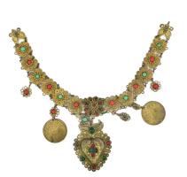 Keleti, török nyakék, réz, pénzekkel, kövekkel, h: 32 cm