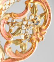 Seszták János Kolozsvár díszváza pár. Vázatesten rokályos kartusokban idillikus jelenetek, virágos d...