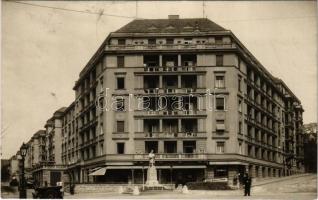 1931 Budapest II. Rózsadomb, Gróf Mailáth paloták a Keleti Károly utcában, Rózsadombi Kávéház, cipész, rendőr, Nepomuki Szent János szobra, autó, Gróf Károlyi Imre rt., Ákontz kiadása