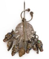 Ezüst(Ag) zománcozott fibula , korall díszítéssel, Észak-Afrika jelzés nélkül, bruttó: 83 g