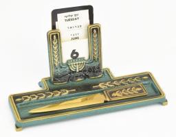Izraeli iparművész asztali levélbontó és naptár. Réz, zománcozott, jelzett: Dayagi Made in Israel. Menóra motívummal, héber és angol nyelvű feliratokkal. 19x8x9 cm