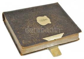 Monogramos régi bőr fotóalbum, litografált díszítésekkel a táblákon, a borító kopott, a táblákon sér...
