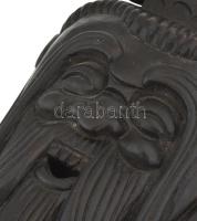 Faragott fej, kis kopásnyomokkal, h: 32 cm