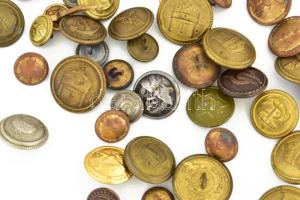 cca 1940 Egy zacskónyi katonai gomb a Horthy korból, benne néhány postás és hajós gomb is