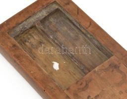 1848 báró Majdán György borotva tartója. Faragott fa két oldalán a magyar és a családi címerrel és f...