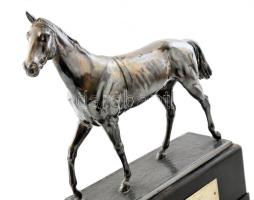 Ezüstözött ló szobor. Fa alapon, Jelzett, Egyik füle hiányzik, több helyen javított, 1939-es köszönő...
