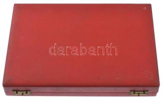 ~1970. "Magyar Néphadsereg" 3db öntött bronz emlékérem eredeti, sérült tokban (81mm) T:XF