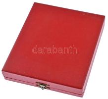 ~1970-1980. "Védem-építem" a Magyar Néphadsereg bronzozott Al plakettje, dísztokban (114x9...