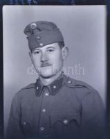 cca 1944 és 1955 között, katonákról készült műtermi portré felvételek, 21 db vintage síkfilm NEGATÍV, 9x6 cm