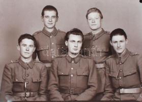 cca 1944 és 1955 között, katonákról készült műtermi portré felvételek, 21 db vintage síkfilm NEGATÍV...