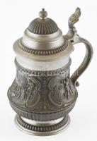 Az inas kalandjai és szerelmi élete domborműves ón kupa. Jelzett. fedeles 20 cm