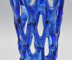 Fehér-kék váza. Anyagában színezett, húzott hutaüveg. Hibátlan 36 cm