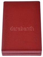 1957. "Kiváló Szolgálatért Érdemérem" aranyozott, zománcozott kitüntetés, mellszalagon, sz...