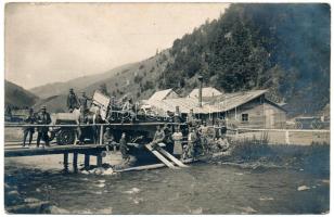 1917 Máriavölgy, Baia Valea Mariei, Valea Maria (Vámfalu, Vama); katonai teherautó alatt beszakadt fahíd / WWI collapsed bridge under a K.u.k. military truck. photo (fl)