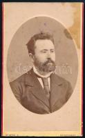 cca 1878 Kolozsvár, Veress Ferenc fényképész műtermében készült, keményhátú vintage fotó, porcelánkép utánzatú, dombornyomott, magasfényű, vizitkártya méretű, foltos, 10x6 cm