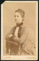 cca 1880 Karánsebes, J. Jerome fényképész műtermében készült, keményhátú vintage fotó, a karton sarka hiányzik, 10,5x6,6 cm