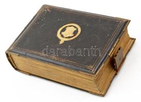 cca 1860-1880 Antik családi fotóalbum, sok 1860 körüli fotóval (!), összesen: 77 keményhátú fotóval,...