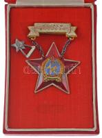 ~1950. Kiváló Dolgozó Rákosi-címeres zománcozott kitüntetés, eredeti Rákosi-címeres tokban T:XF