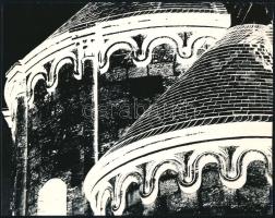 1971 Rolf Uhlig drezdai fotóművész pecséttel jelzett, vintage fotóművészeti alkotása (212/40), ezüst zselatinos fotópapíron; a kép a Népművelési Intézet által, Győrben megrendezett központi fotós alkotótelep (eredeti fotókat tartalmazó) albumából származik, 16,5x21,2 cm