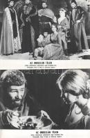 cca 1968 ,,Az oroszlán télen" című angol történelmi film jelenetei és szereplői, 2 db vintage produkciós filmfotó ezüst zselatinos fotópapíron, a használatból eredő (esetleges) kisebb hibákkal, 18x24 cm