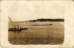 SM U-4 (U-IV) a Császári és Királyi Haditengerészet Germania-típusú tengeralattjárója / K.u.K. Kriegsmarine Unterseeboot U4 / Austro-Hungarian Navy U-3-class submarine. photo (r)