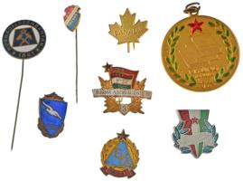 8db vegyes, főleg szocialista jelvény, kitűző, közte zománcozottak is, közte "Nógrádi Szénbányák 1861" zománcozott bronz jelvény T:AU,XF
