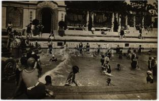 Budapest XI.Hotel Szent Gellért, thermális hullámfürdő, photo (lyuk / hole)