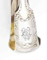 Cukorcsipesz Ezüst (Ag), jelzett, Puiforcat. 11,5 cm 49,1 g