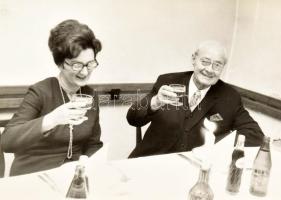 Egy doboznyi vegyes fotó, kb. 700 db