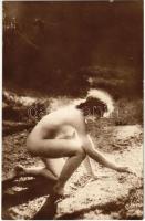 Meztelen erotikus hölgy a természetben / Erotic nude lady. Schönheit Serie 129.