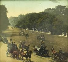 Antik Fém doboz. fém keret-fa betétekkel,tetején üveg alatt zsáner jelenet Ében pácolású fa béléssel...
