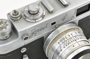 Zorkij-4 retro szovjet fényképezőgép, Jupiter 8 2/50 objektívvel, eredeti bőr tokjában, jó állapotba...