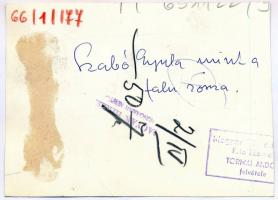 1966 Szabó Gyula színész egyik szerepében, sajtófotó, a hátoldalon feliratozott, pecséttel jelzett, ...