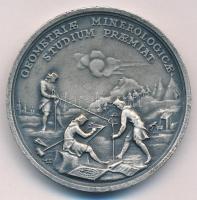 1972. "Nemzetközi Bányamérési Konferencia" kétoldalas, ezüstpatinázott fém emlékérem, hátl...
