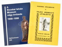 Nyakas Miklós: Hajdúsági közlemények 11. Hajdú vármegye létrejötte. Hajdúböszörmény, 1983, Városi Tanács-Hajdúsági Múzeum. Kiadói papírkötésben. + AQ Bocskai Istvn múzeum négy évtizede 1958-1998. Hajduszoboszló, 1999.