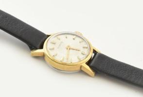 Marvin kvarc karóra, bőr szíjjal, működik, d: 1,7 cm, enyhén kopottas, karcos állapotban