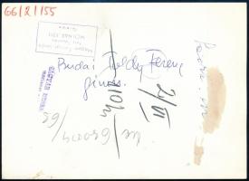 1966 Bp., I. ker., Toldy Ferenc Gimnázium, sajtófotó, a hátoldalon feliratozott, pecséttel jelzett, ...