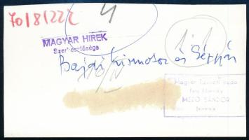 1970 Baja, Kismotor és Gépgyár, sajtófotó, a hátoldalon feliratozott, pecséttel jelzett, körbevágott...